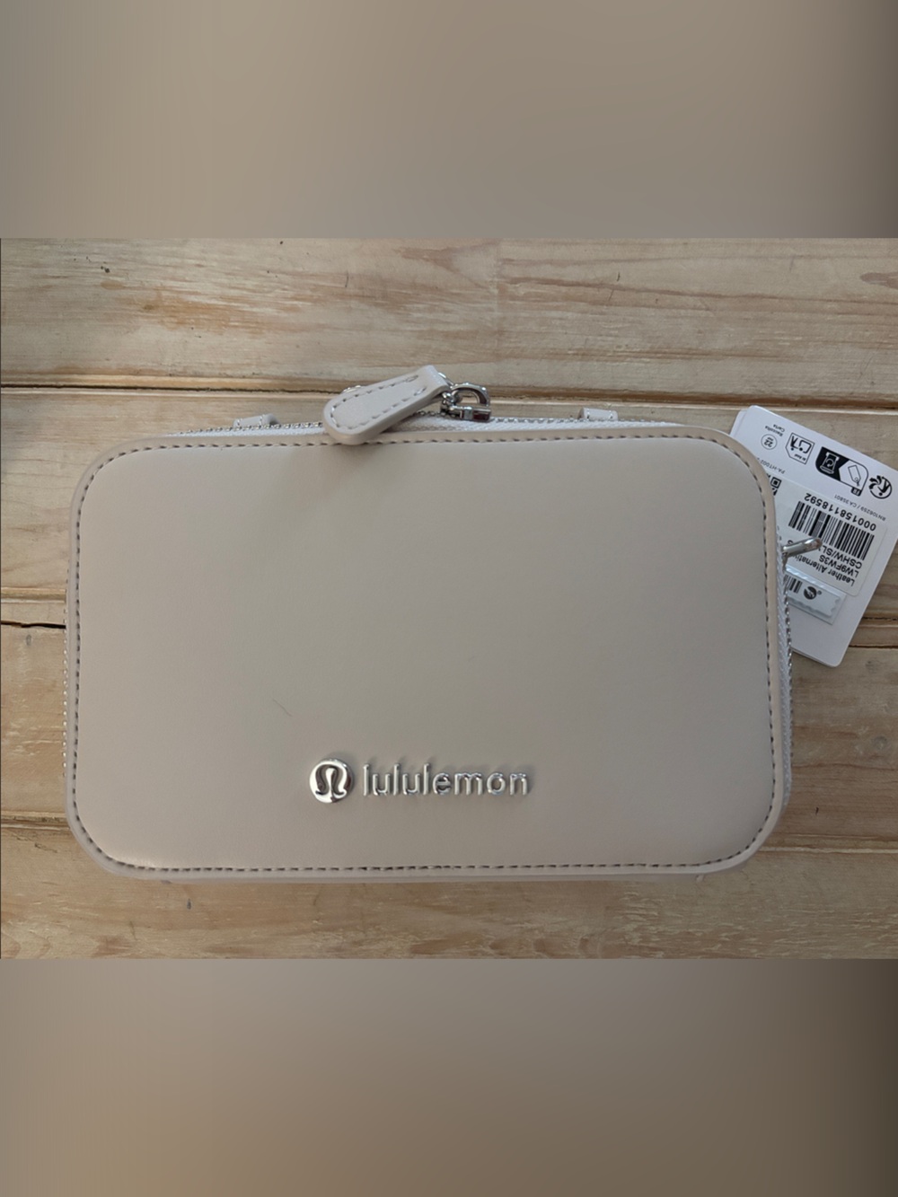Lululemon Leather Alternative Camera Crossbody Bag 💫 Cashmere/Silver